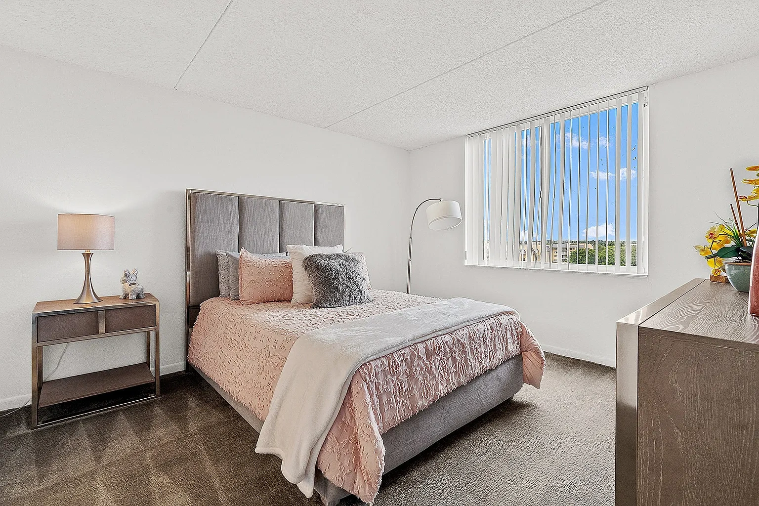 Tennis Towers Apartments – photo 5