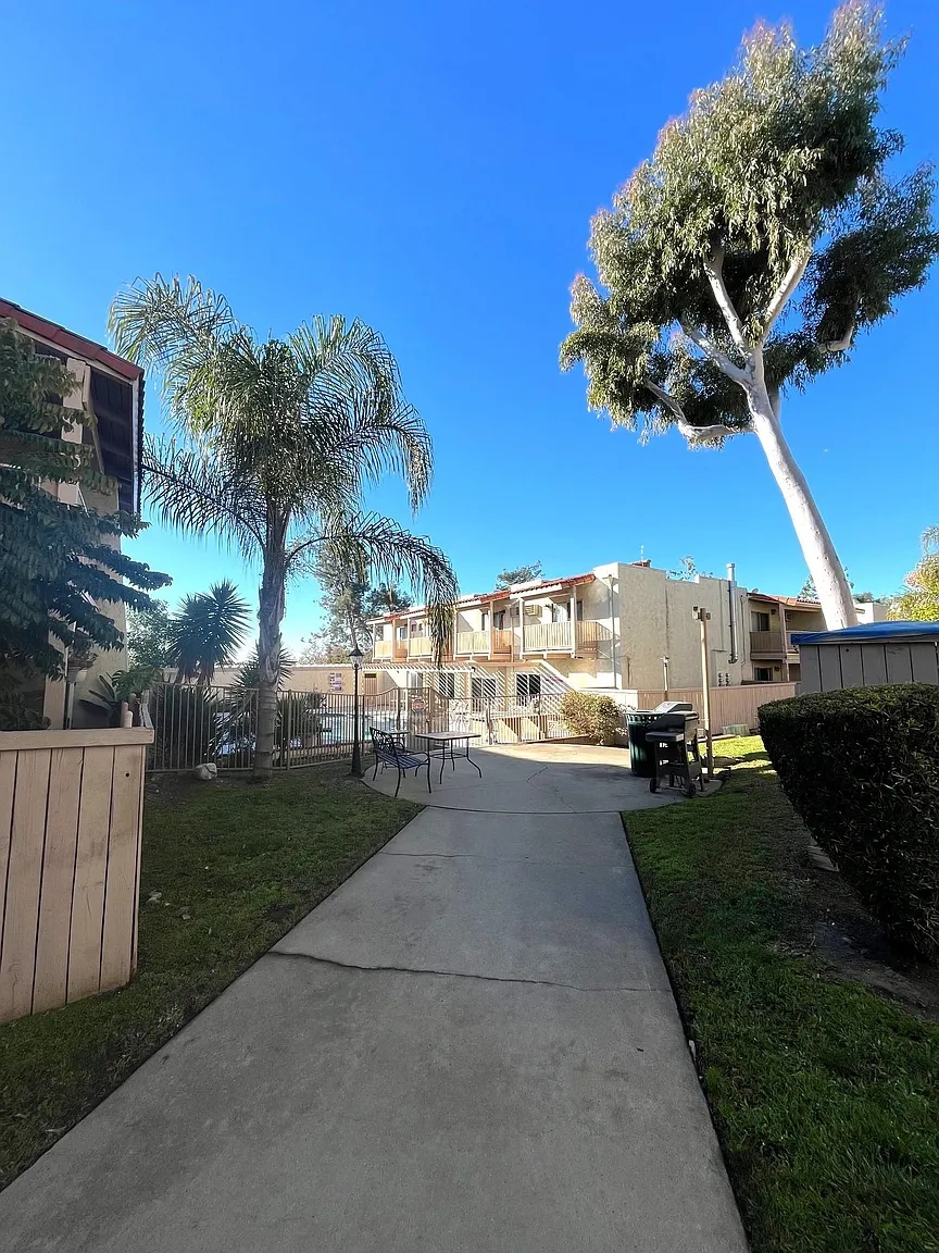 Vista Via Apartment – photo 2