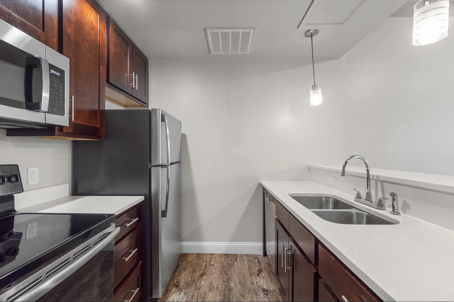 Two32 Apartments – photo 3
