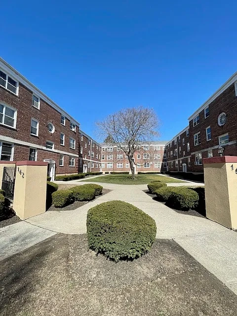 162 Park Ave – photo 3