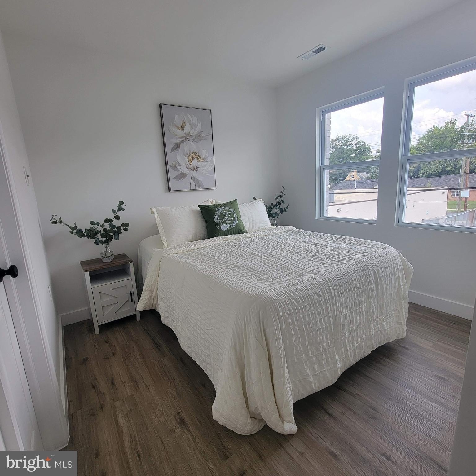 324 61st St NE #7 – photo 5