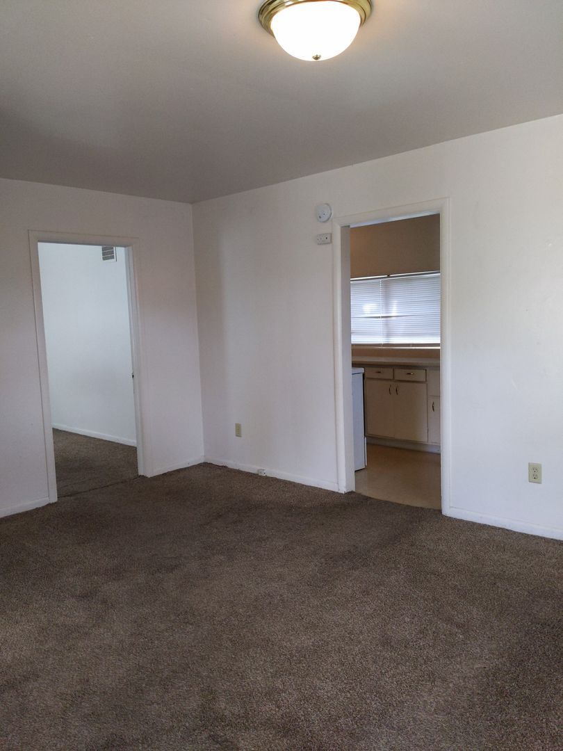 330 Howard Ave unit 1/2 – photo 3