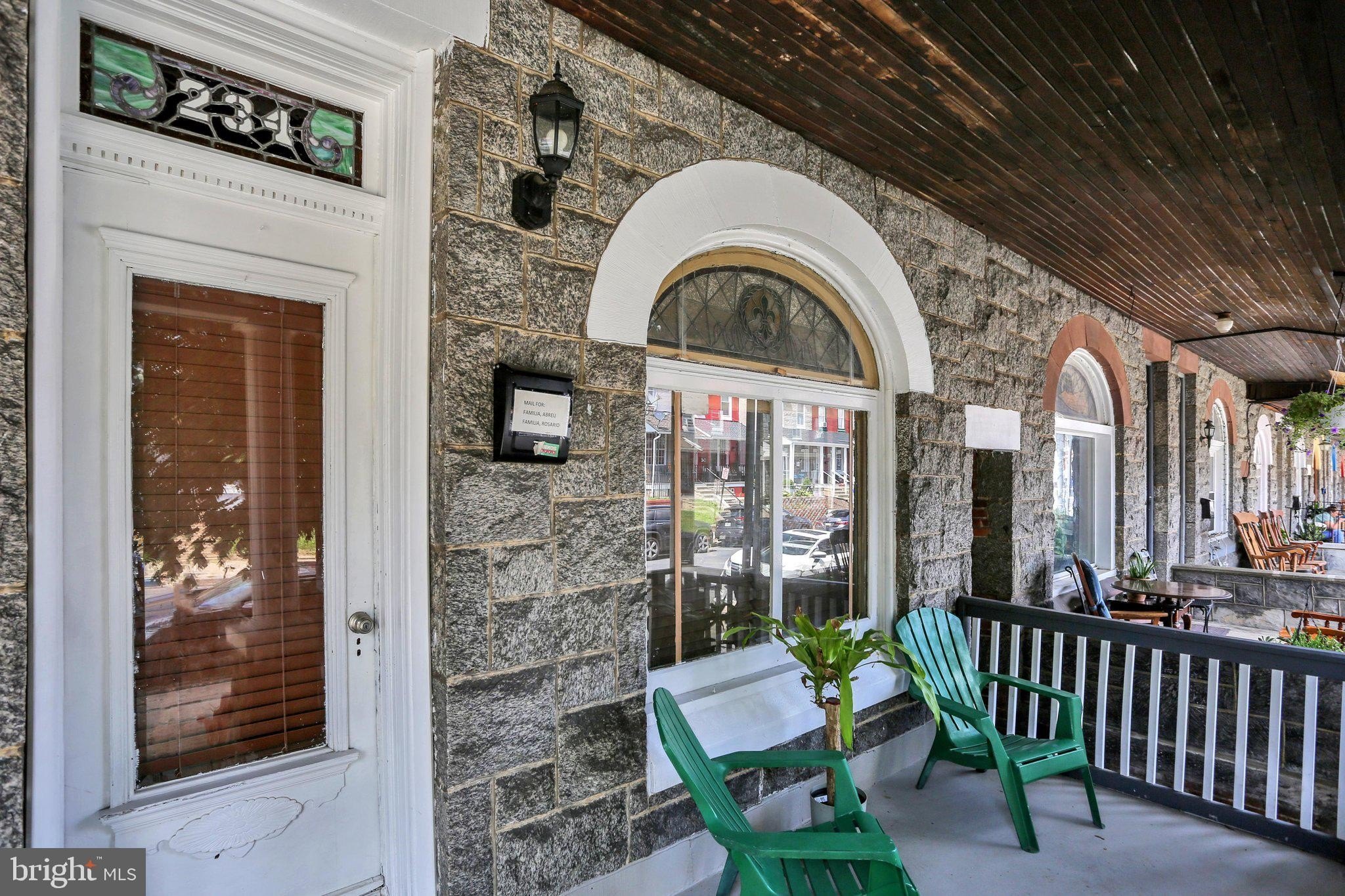 234 W Douglass St – photo 4