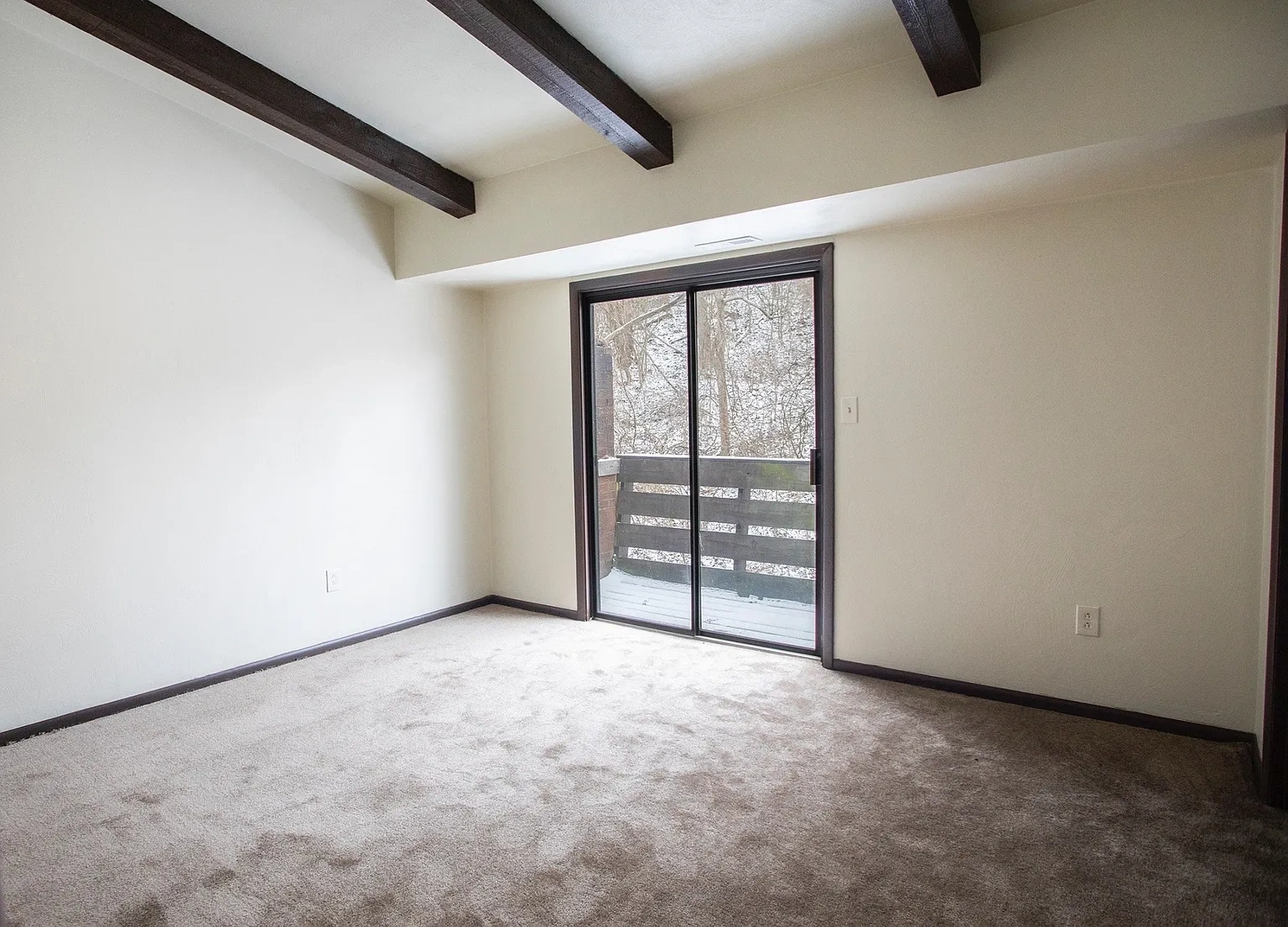 Center Grove Apartments – photo 4
