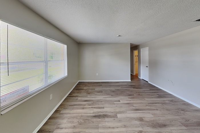 2230 Rohr Dr – photo 4