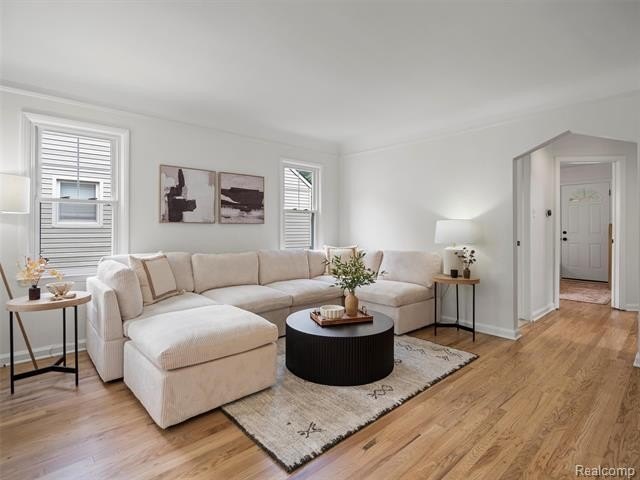 1027 S Wilson Ave – photo 4