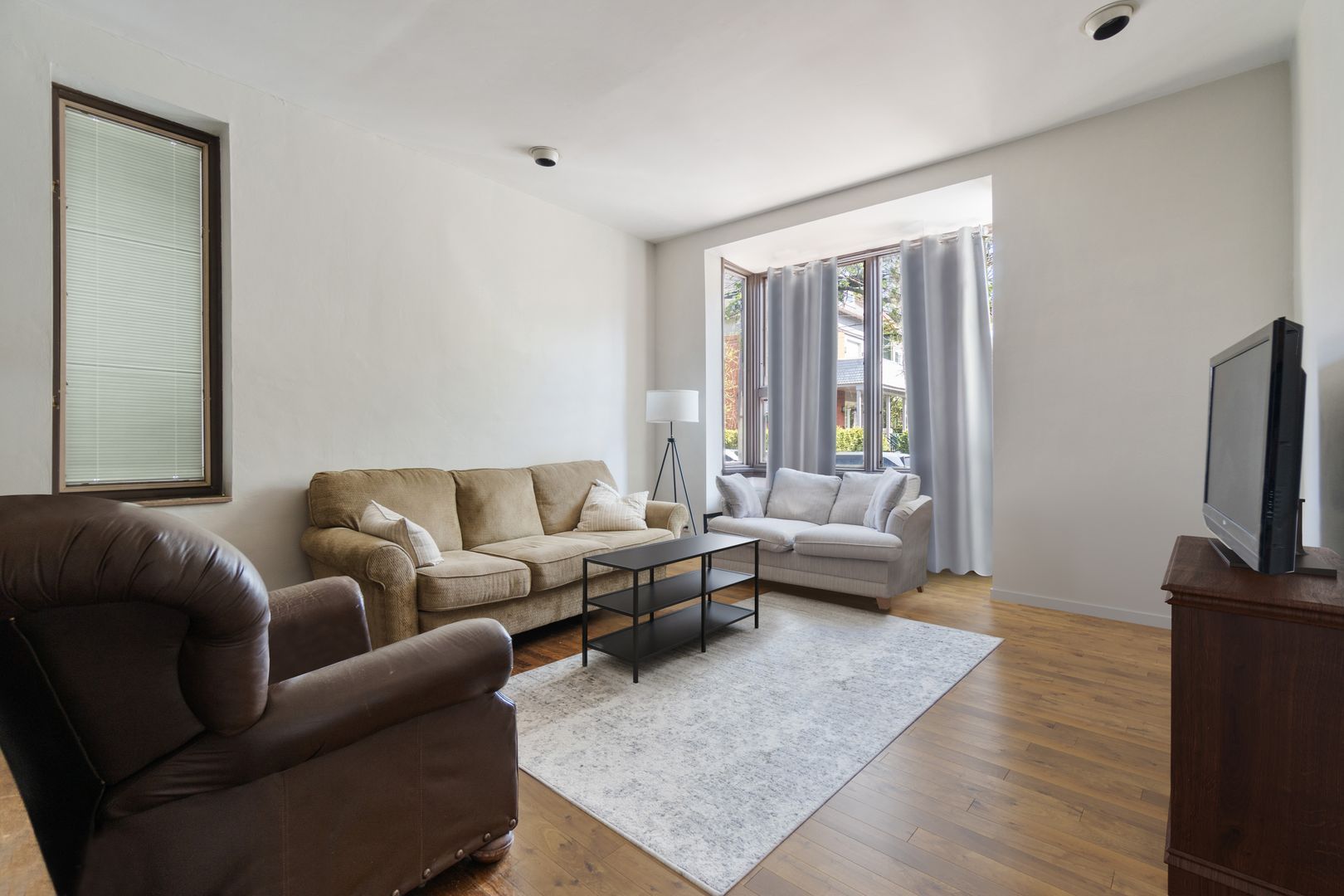 5735 Walnut St unit House – photo 1