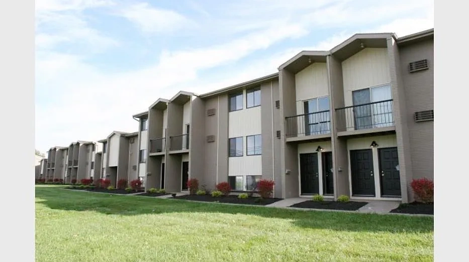 Washington Townhomes – photo 2