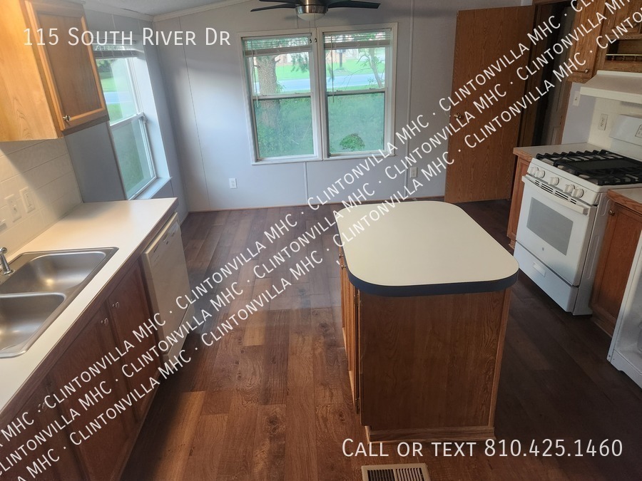 115 S River Dr – photo 5