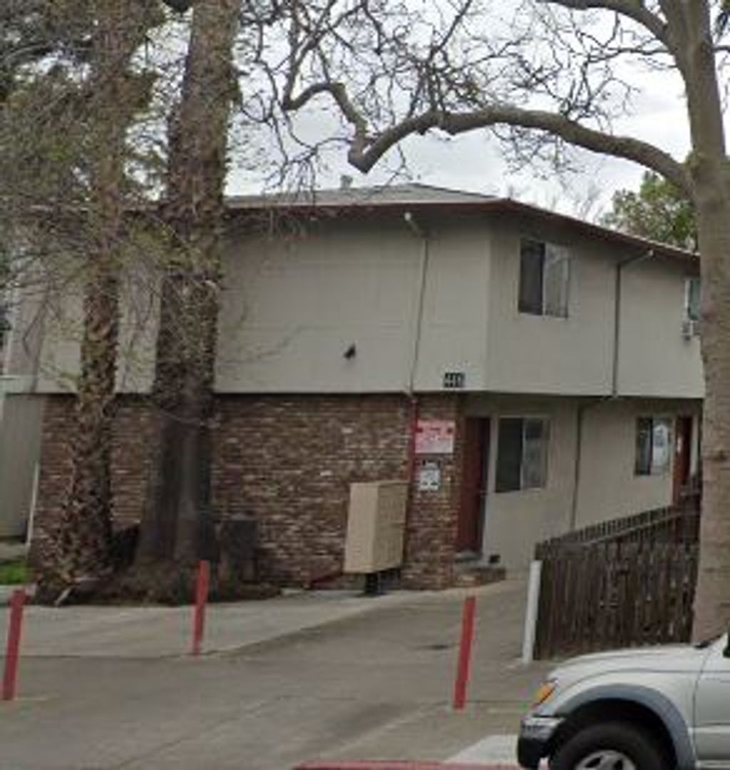 446 S 11th St unit 7 – photo 1