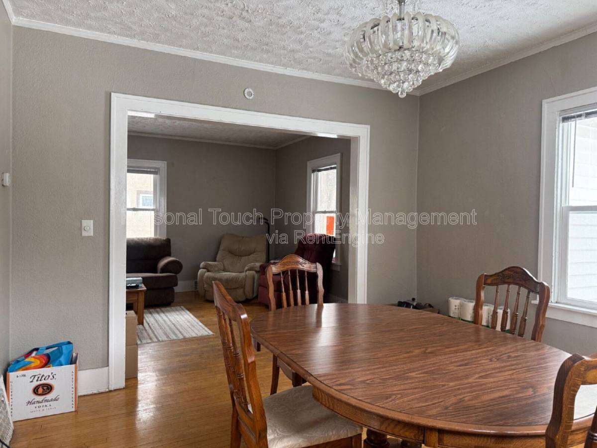 606 5th St S – photo 3