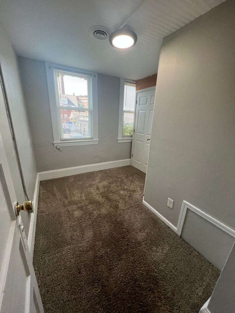 12022 Mayfield Rd unit Unit 9 – photo 4