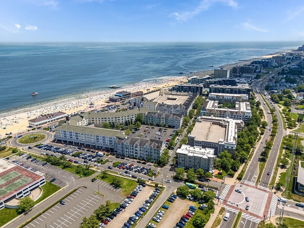 Pier Village Apartments – photo 1