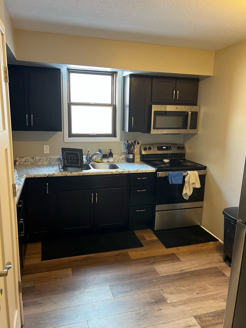 1004 Main St unit 2 – photo 1