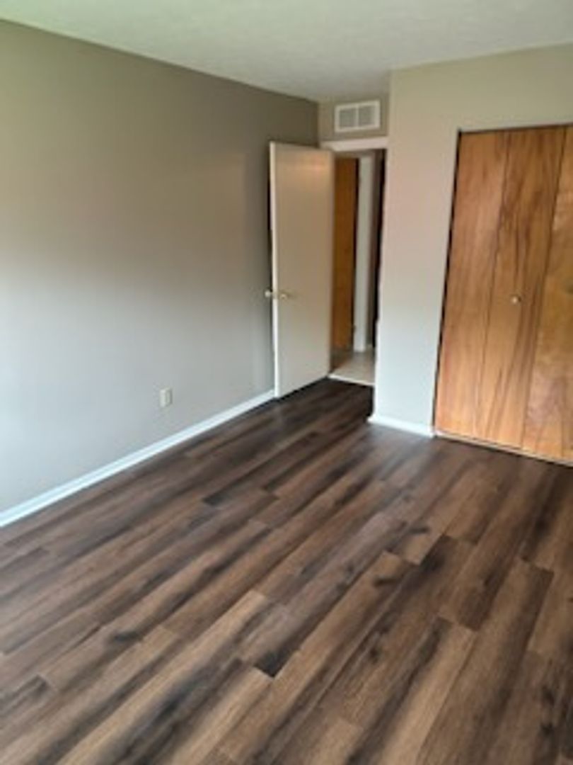 4902 Brookwood Rd unit 4902 - BLDG - 05 – photo 5