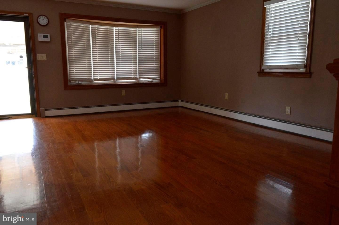 3131 Clive Ave – photo 2
