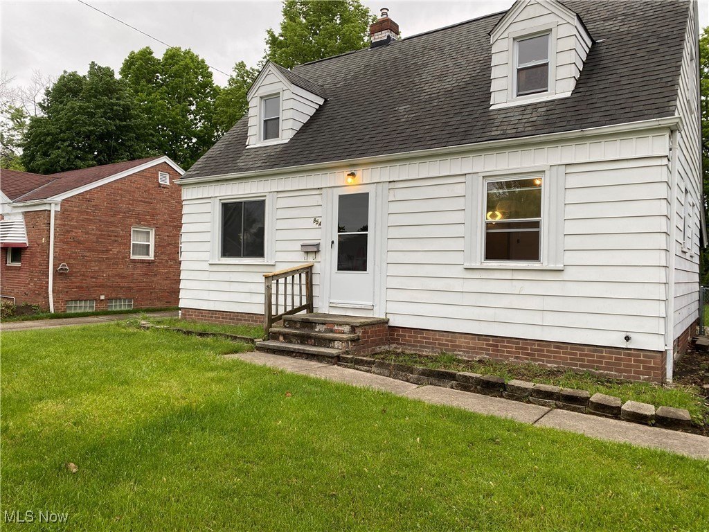 854 E 258th St – photo 1