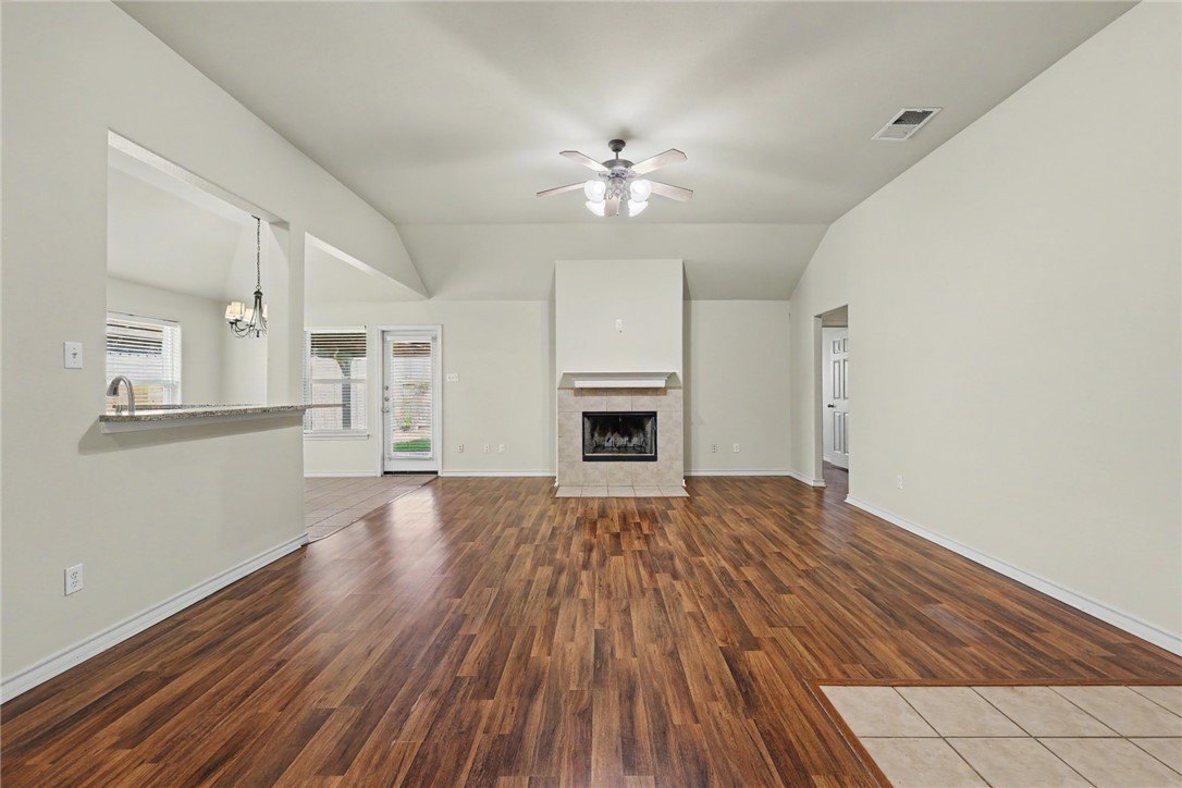 1111 Meadowbrook Dr – photo 3