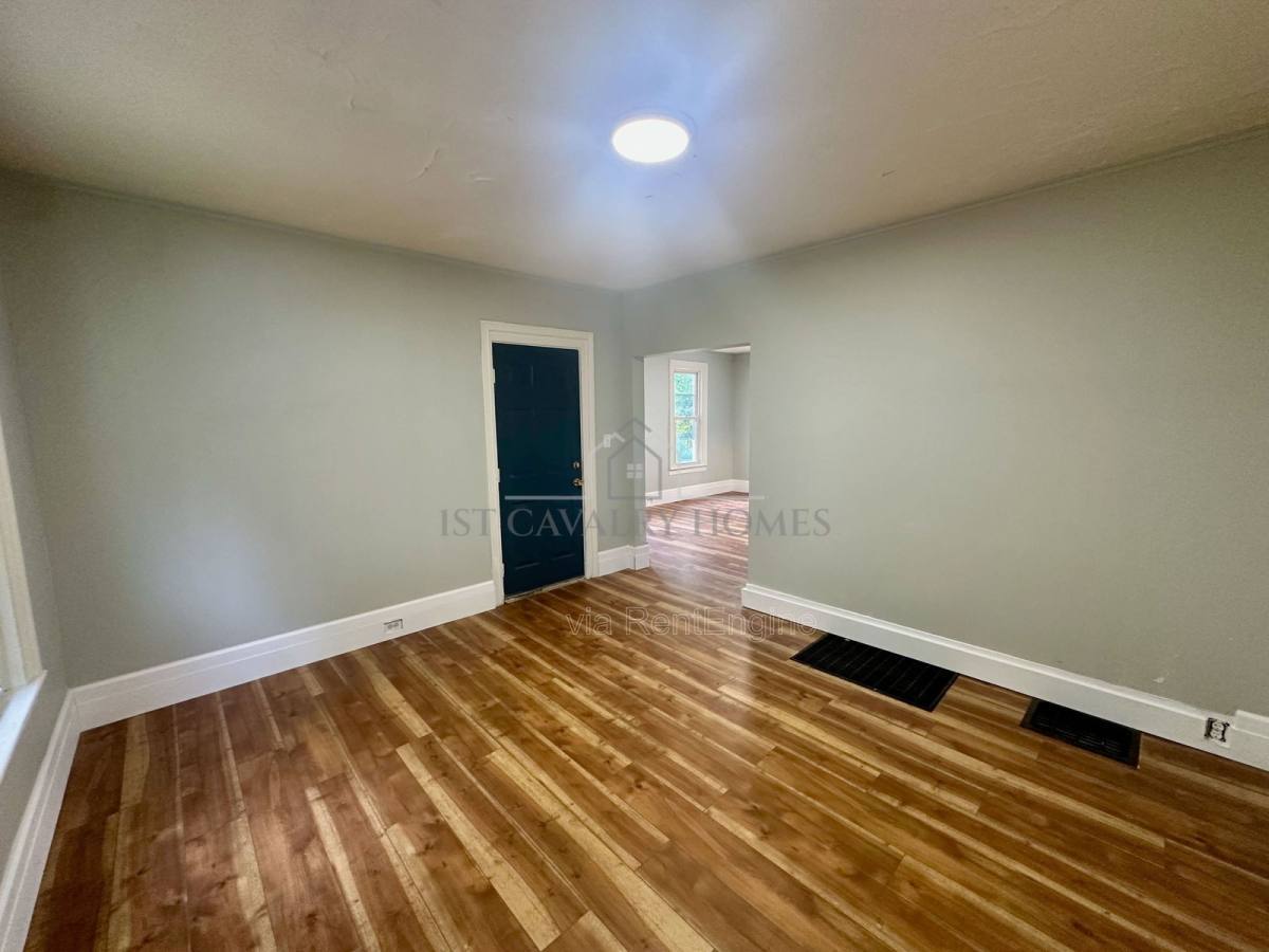 251 Arch St – photo 1
