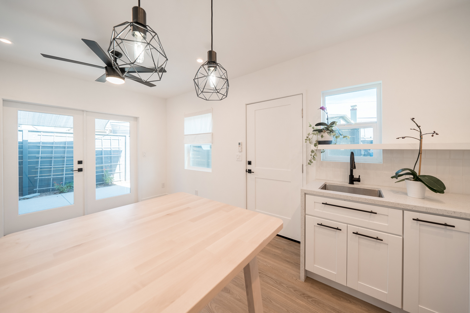 2540 Commonwealth Ave – photo 2