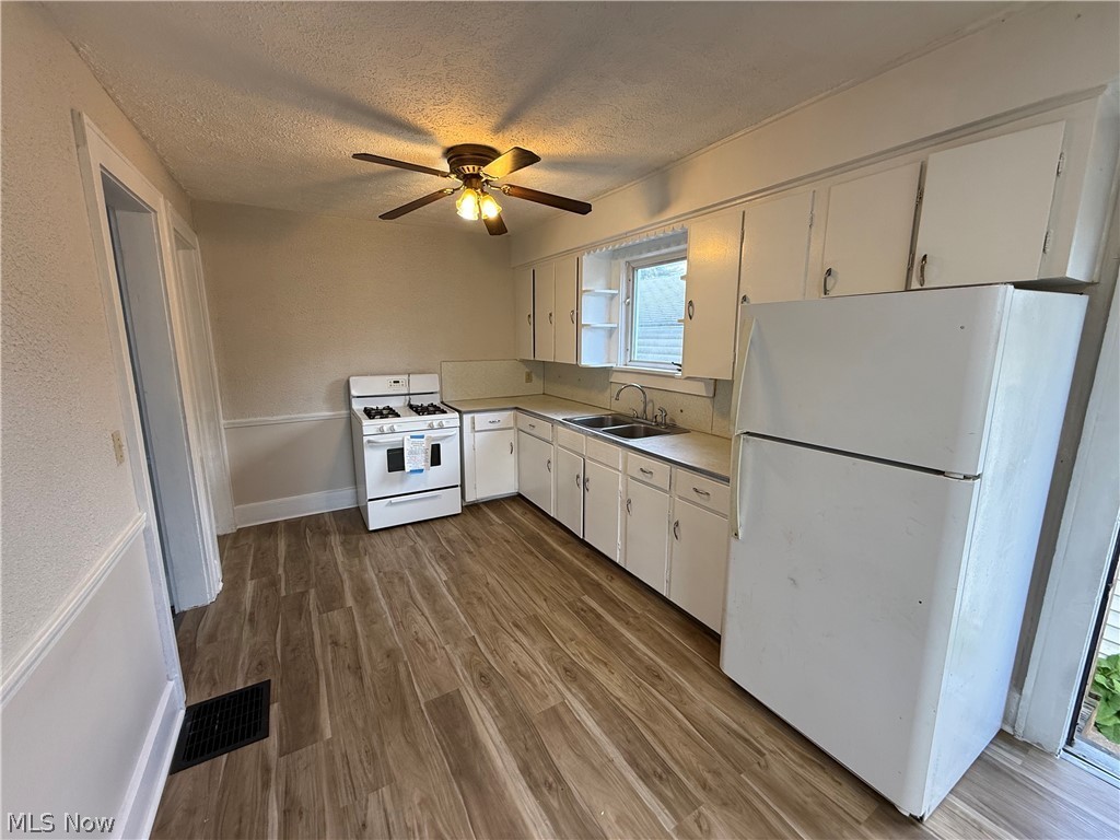 301 Roslyn Ave NW unit 303 – photo 3