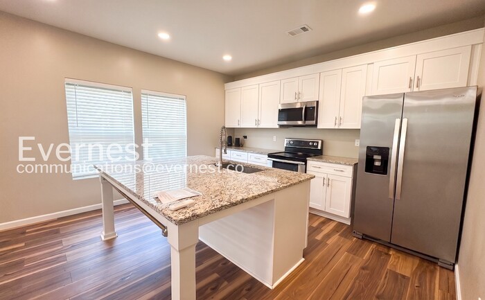 1738 31st St SW – photo 2