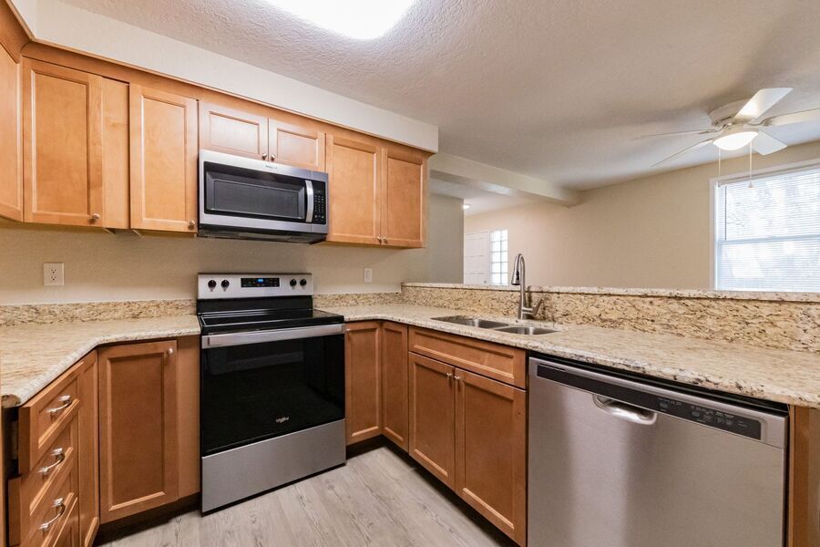 638 W Central Ave – photo 5