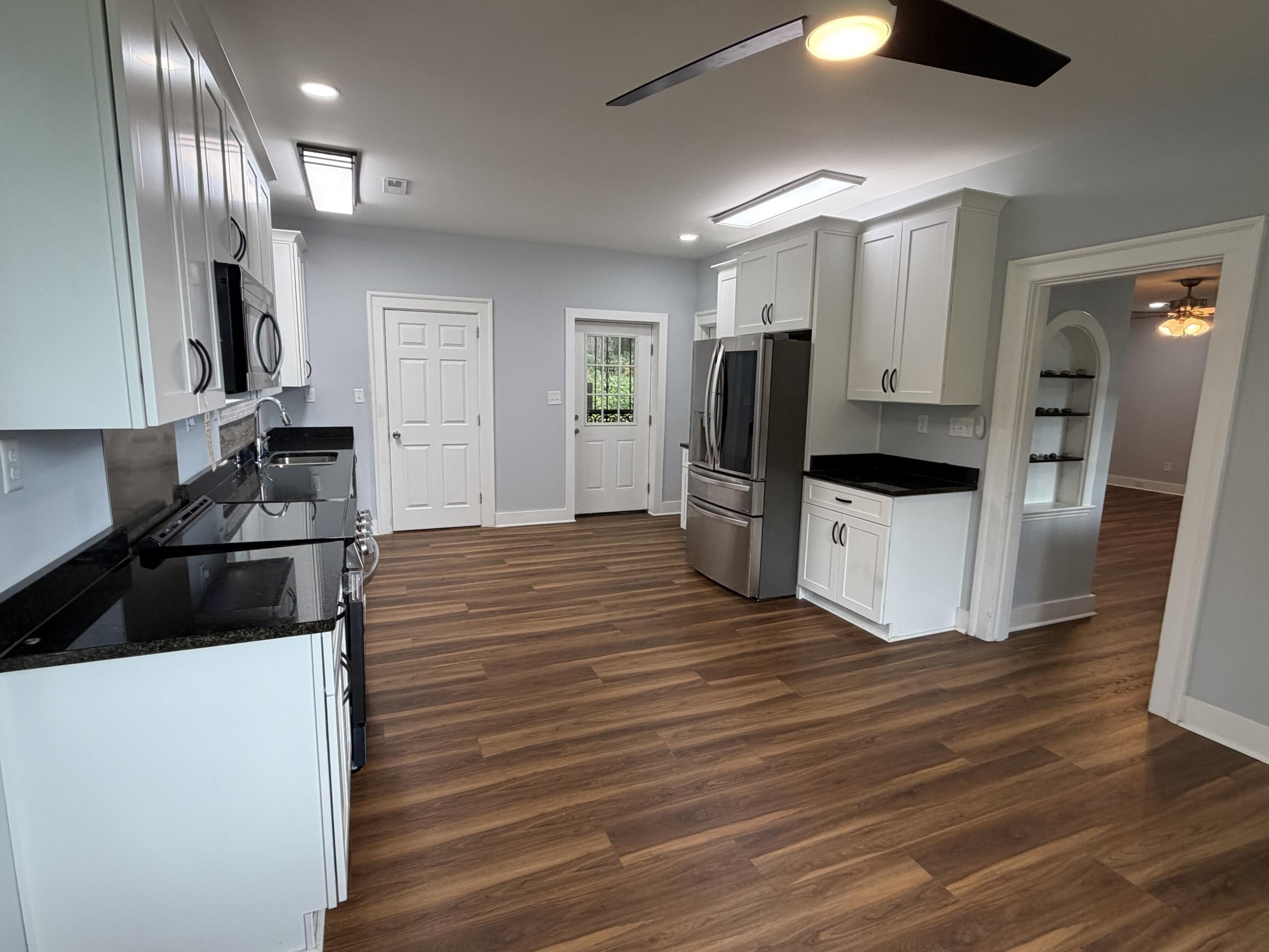 1211 Glenwood Dr – photo 2