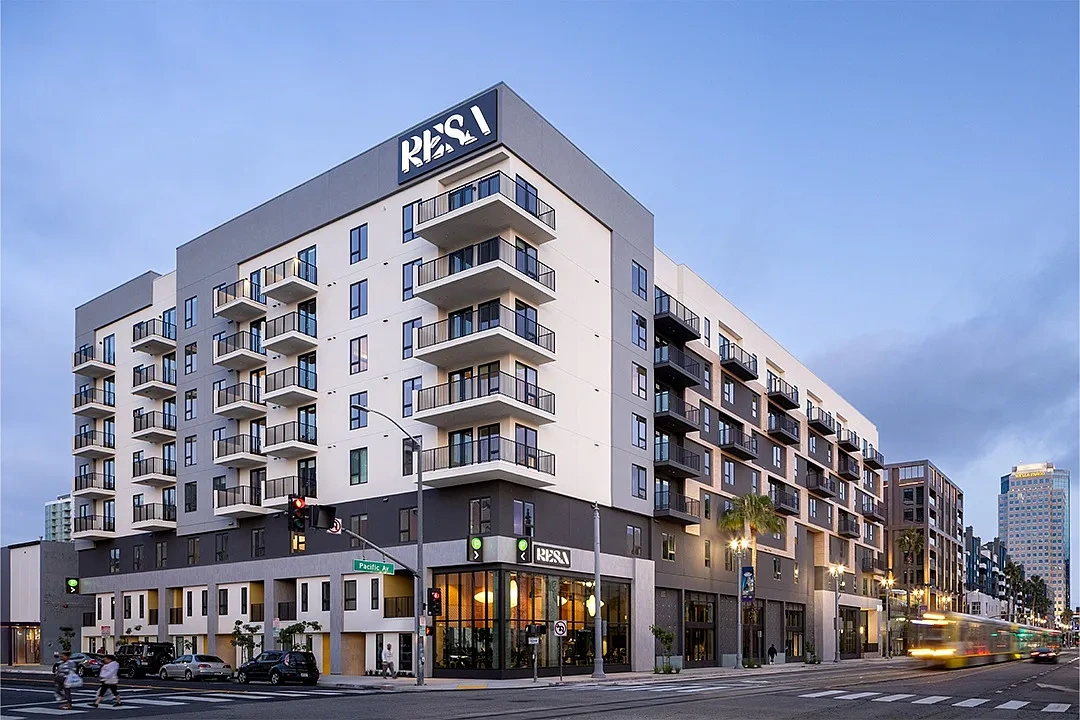 Resa Long Beach – photo 3