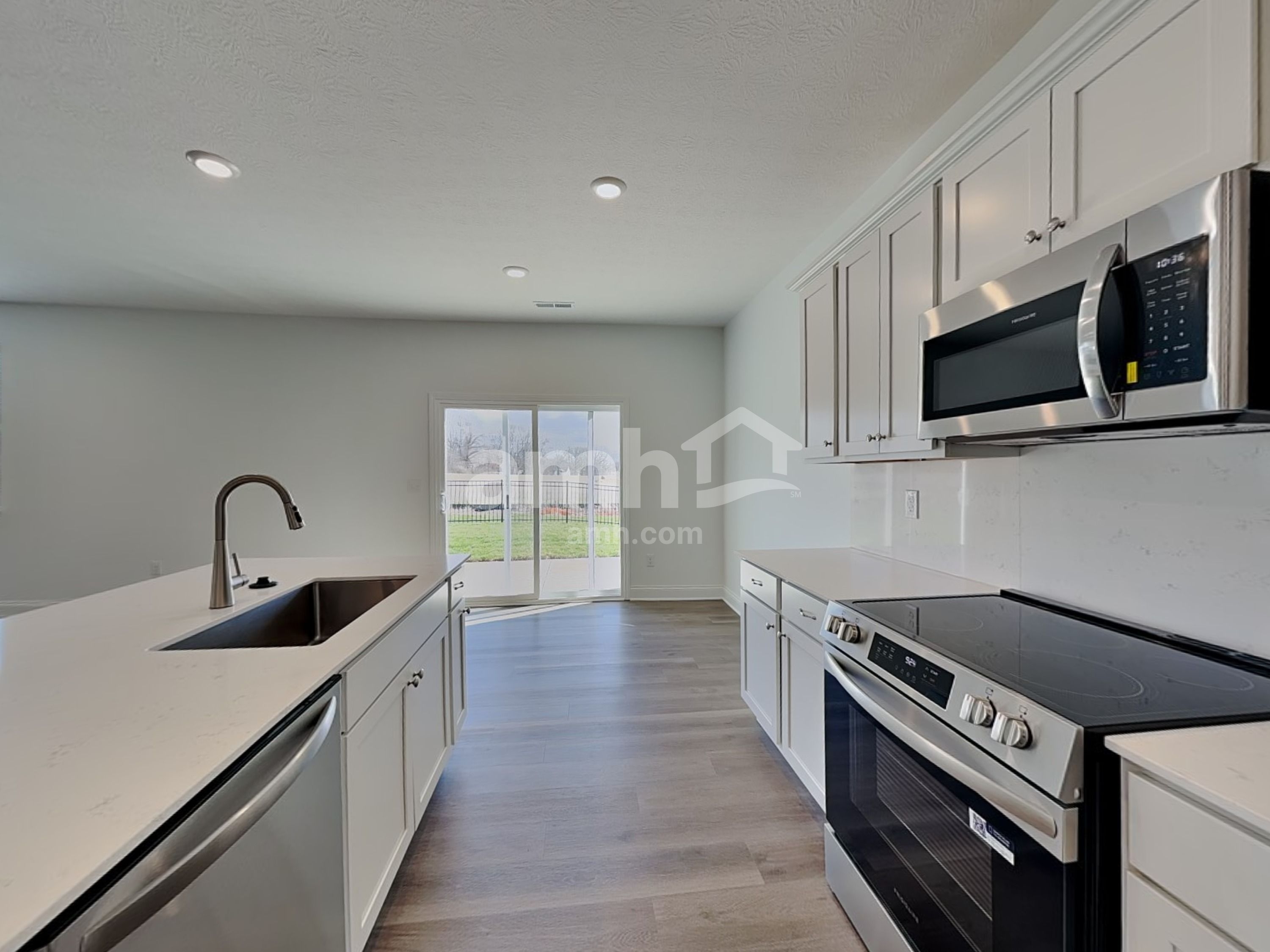 956 Heritage Blvd – photo 4