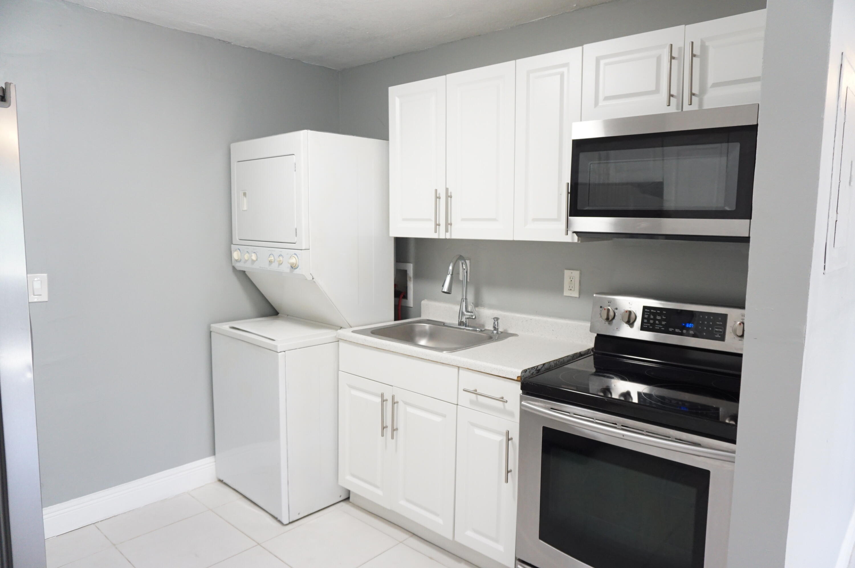 1456 W 29th St unit 1 – photo 1