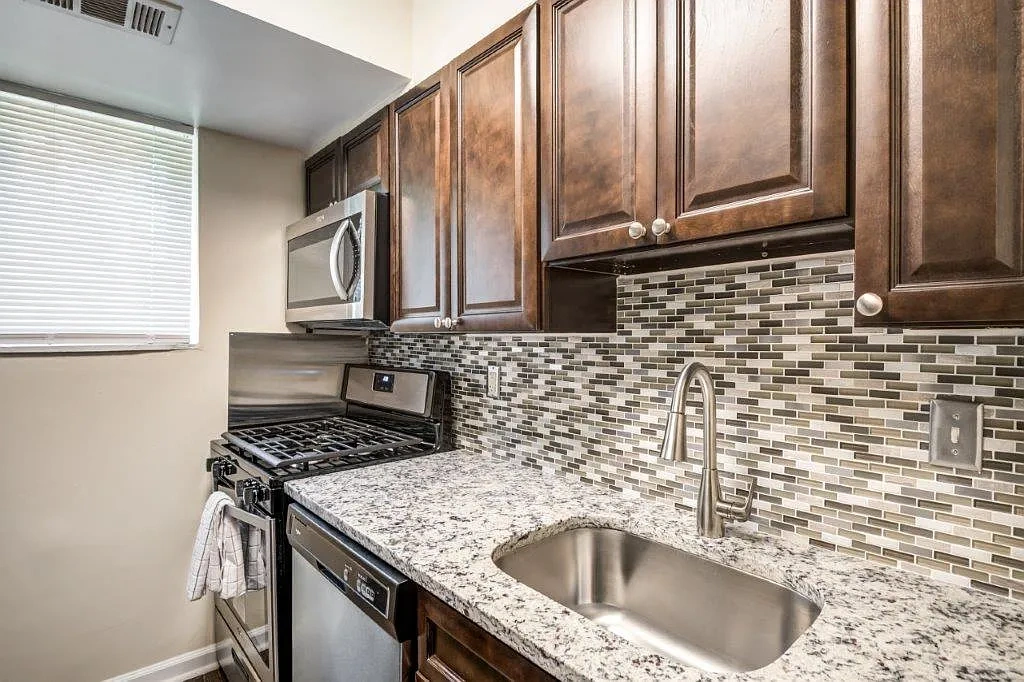 Northwest Crossing Apartment Homes – photo 1