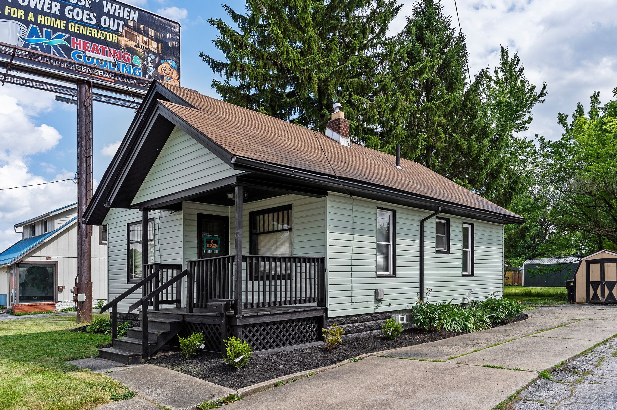 2232 Youngstown Rd SE – photo 2