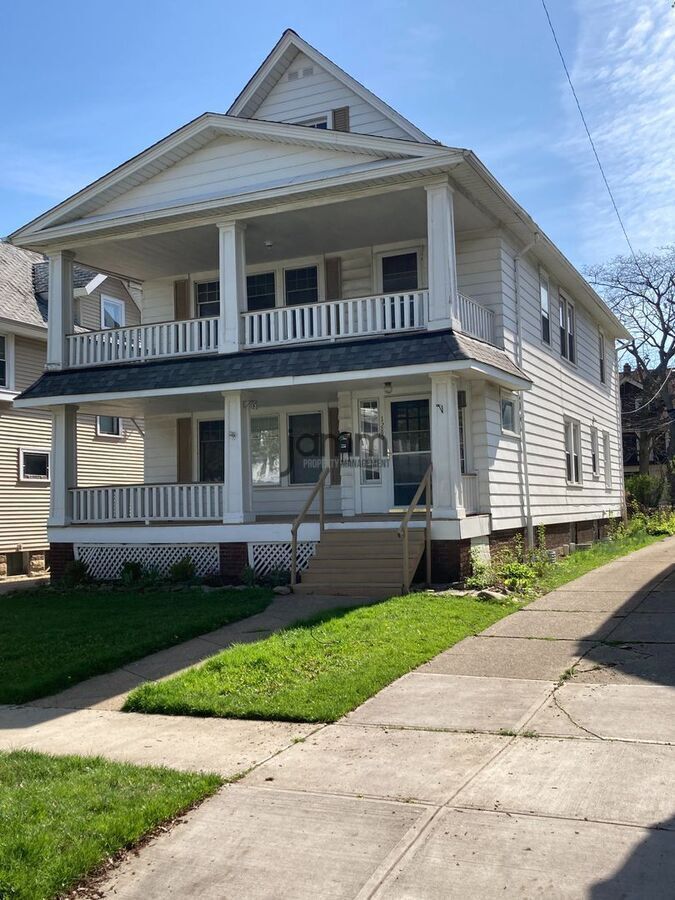 1285 W 105th St – photo 2