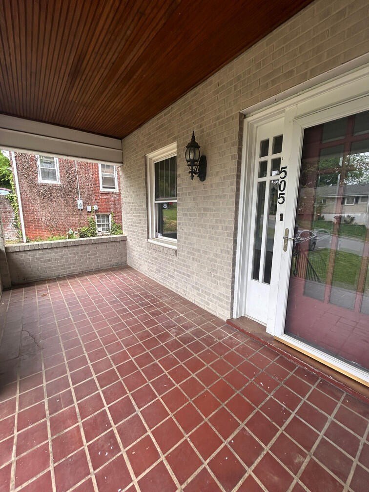 505 Camilla St SE – photo 2