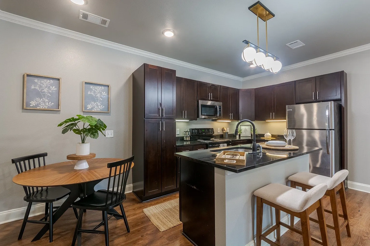 Arlo Luxury Apartment Homes – photo 2