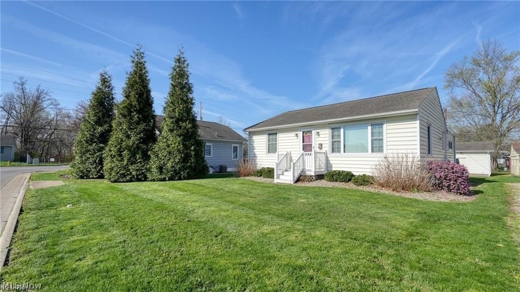 2411 Bell St – photo 3