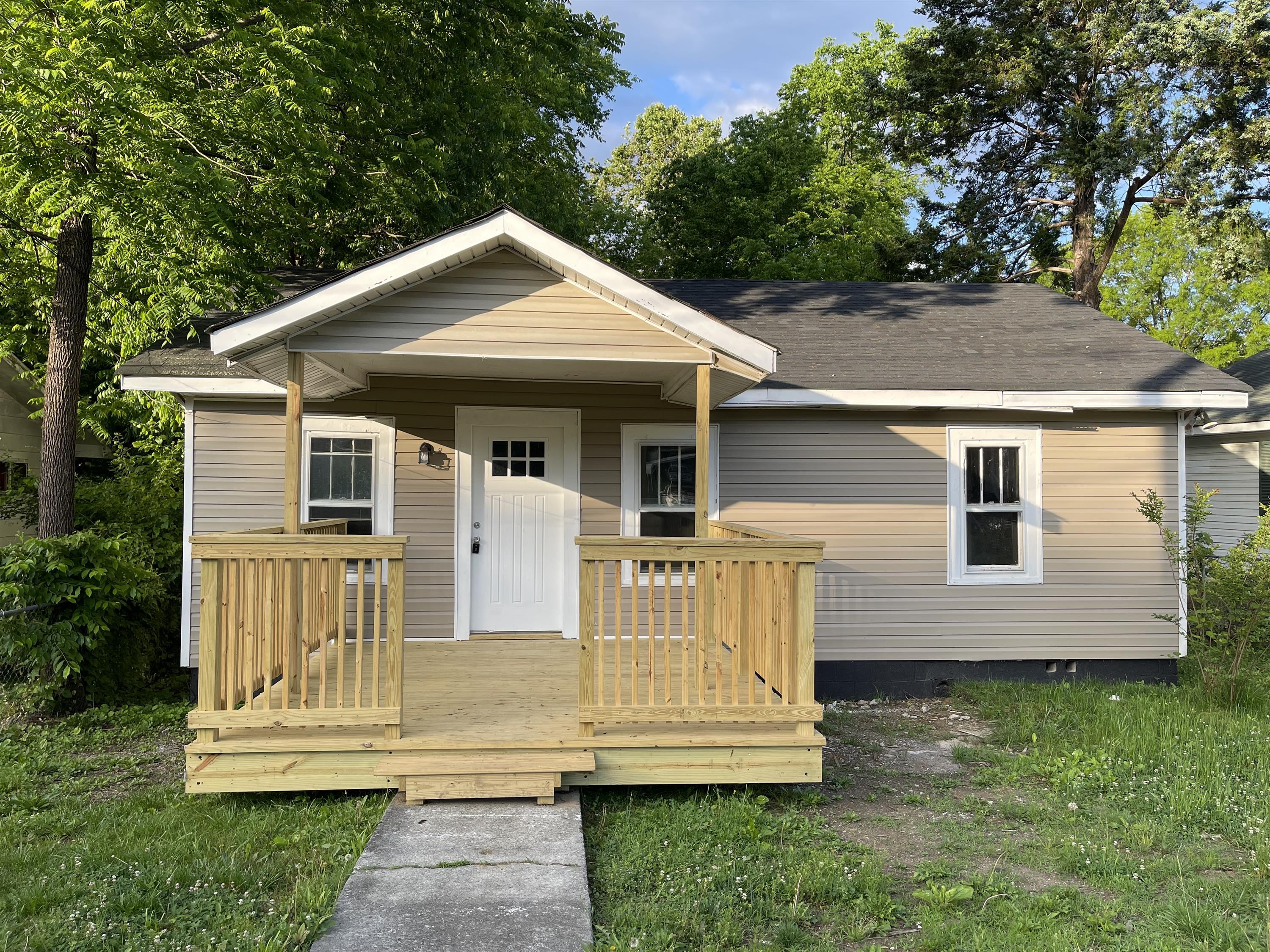 2702 Woodside St – photo 1