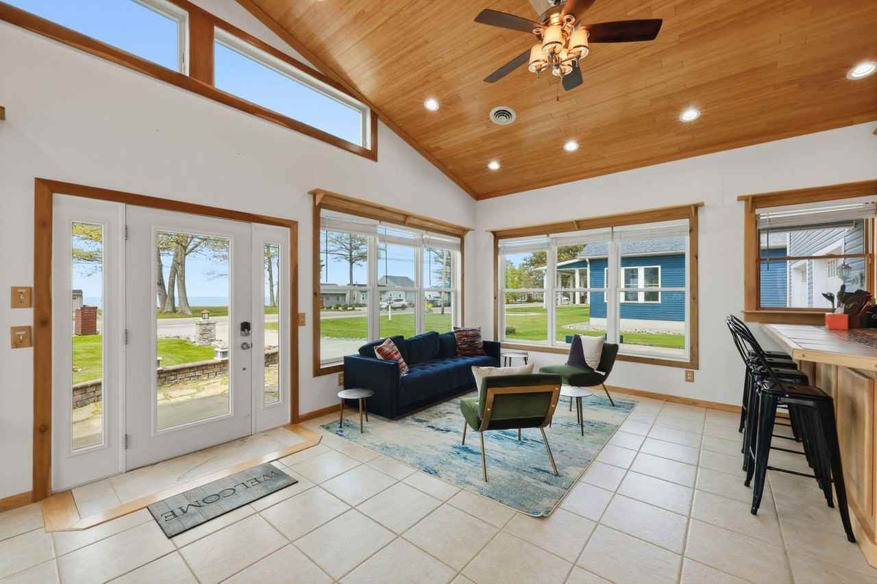 4262 Lake Rd E unit 1593881P – photo 5