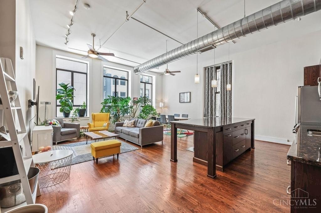 417 Vine St #302 – photo 2