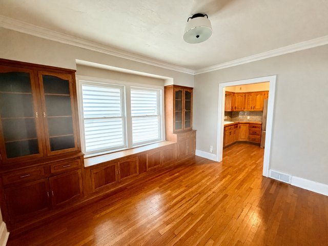 2080 Bunts Rd unit Up – photo 2