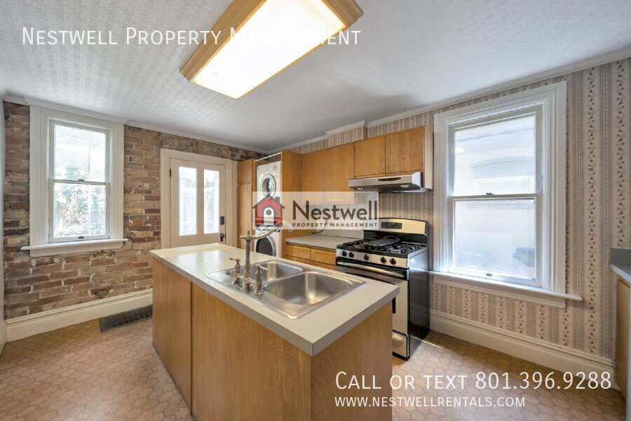 210 I St – photo 3