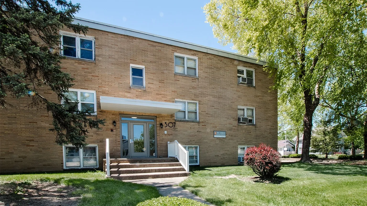 State Street Apartments – photo 2