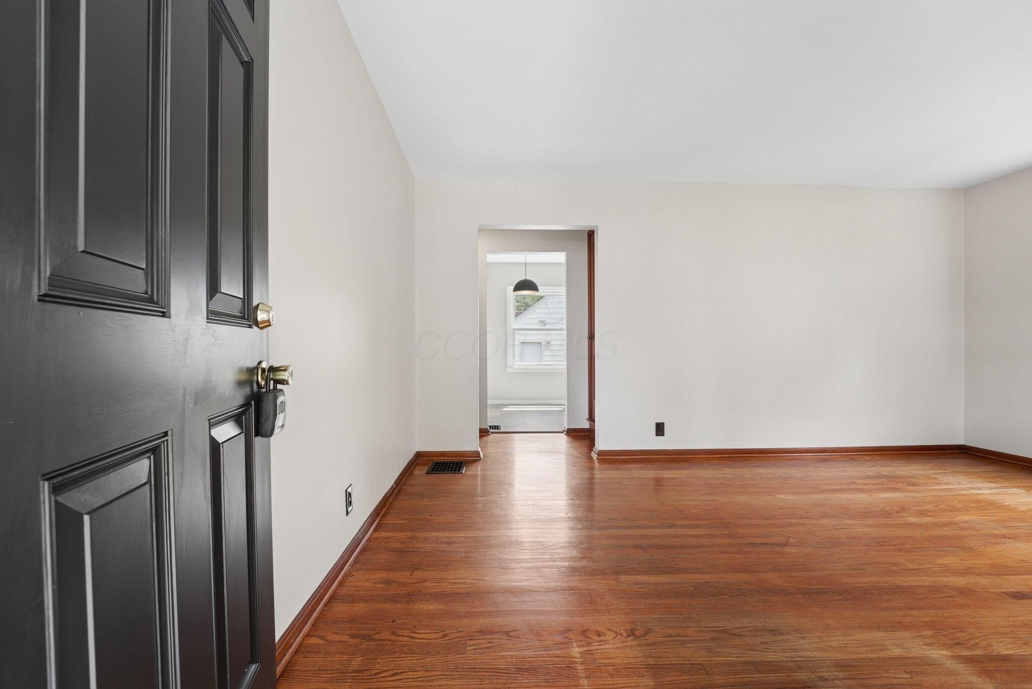 375 E Royal Forest Blvd – photo 4