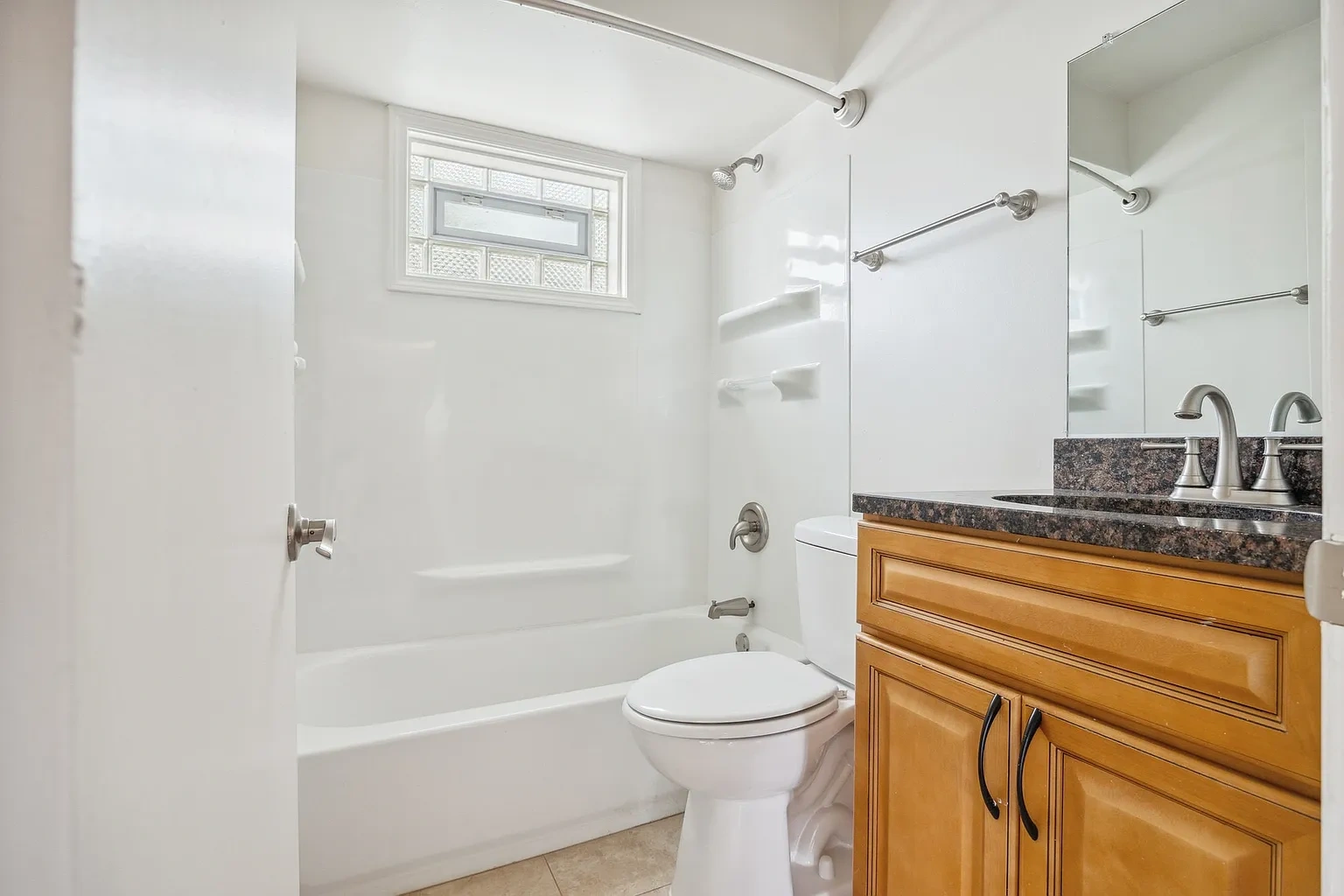 The Riviera Apartments of Evergreen Park – photo 3