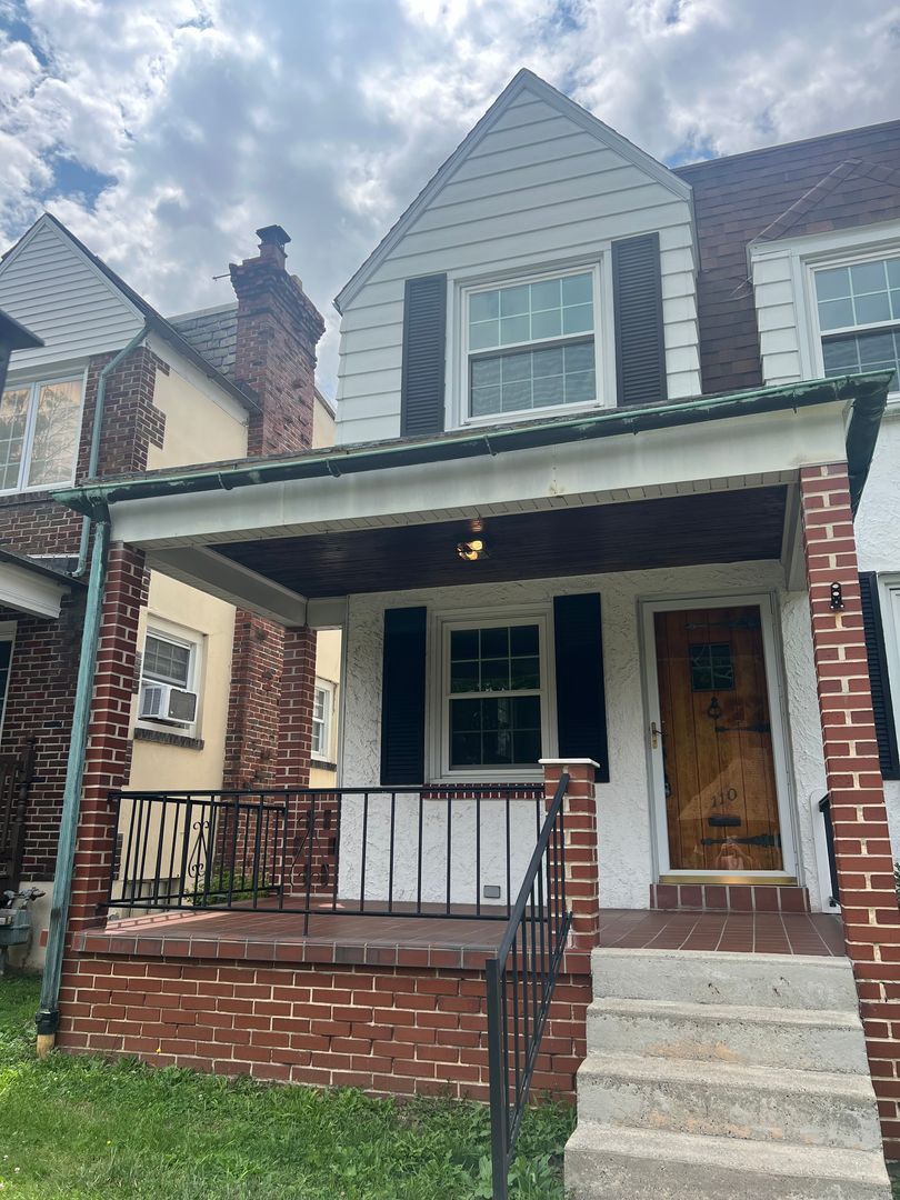 110 Hollywood Ave – photo 1