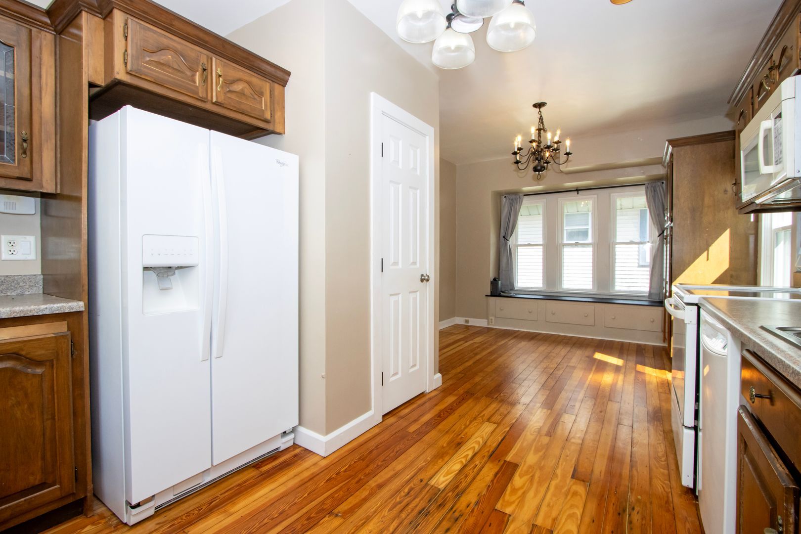 809 Gasche St – photo 4