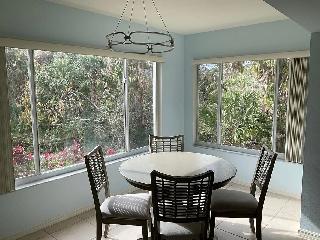 819 Montrose Dr unit 202 – photo 1