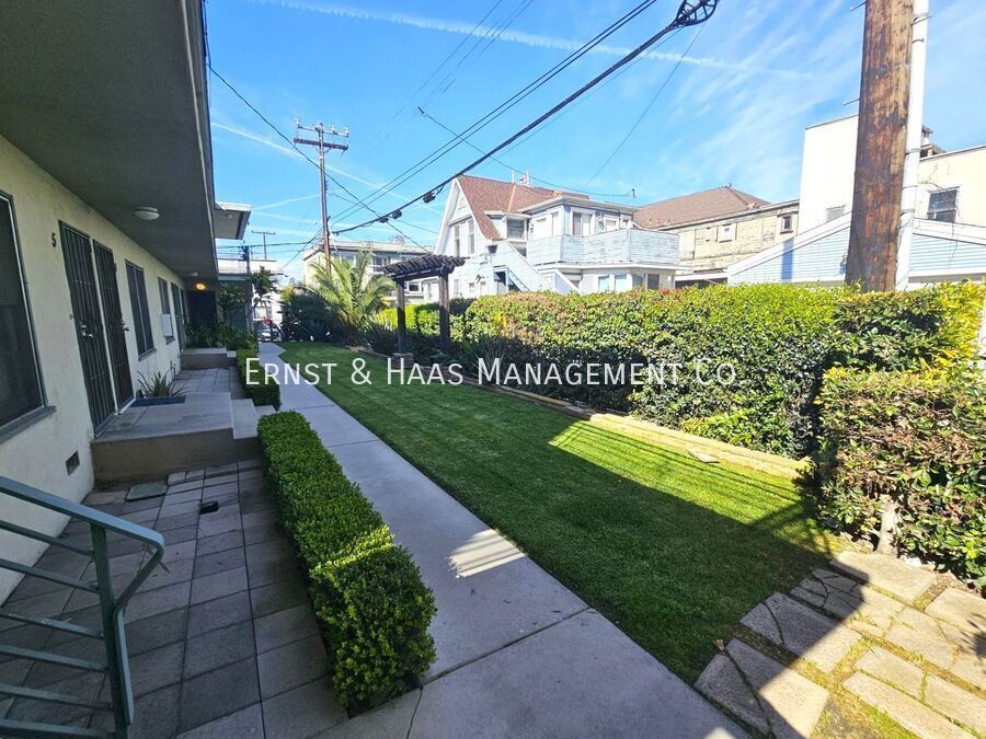 436 W 4th St – photo 2