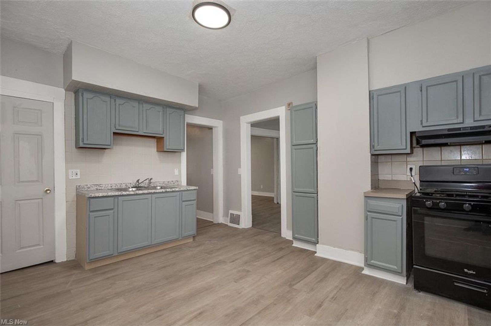 5614 Drake Ave – photo 2